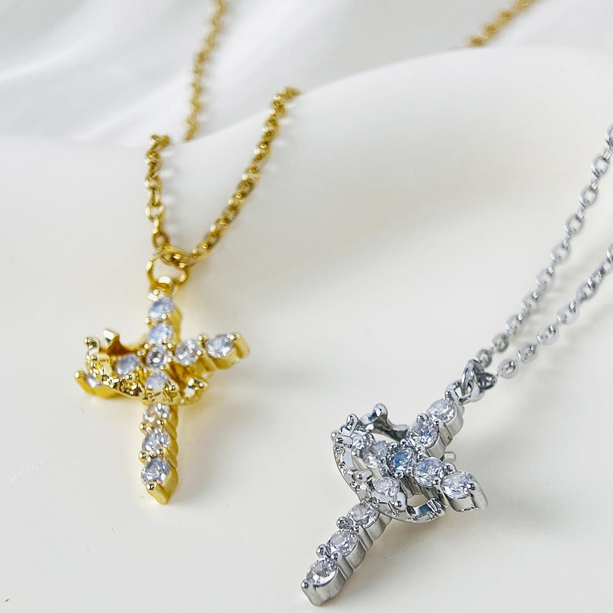 Linda Neta - Colar Cruz do Rei Banhado a Ouro 18k