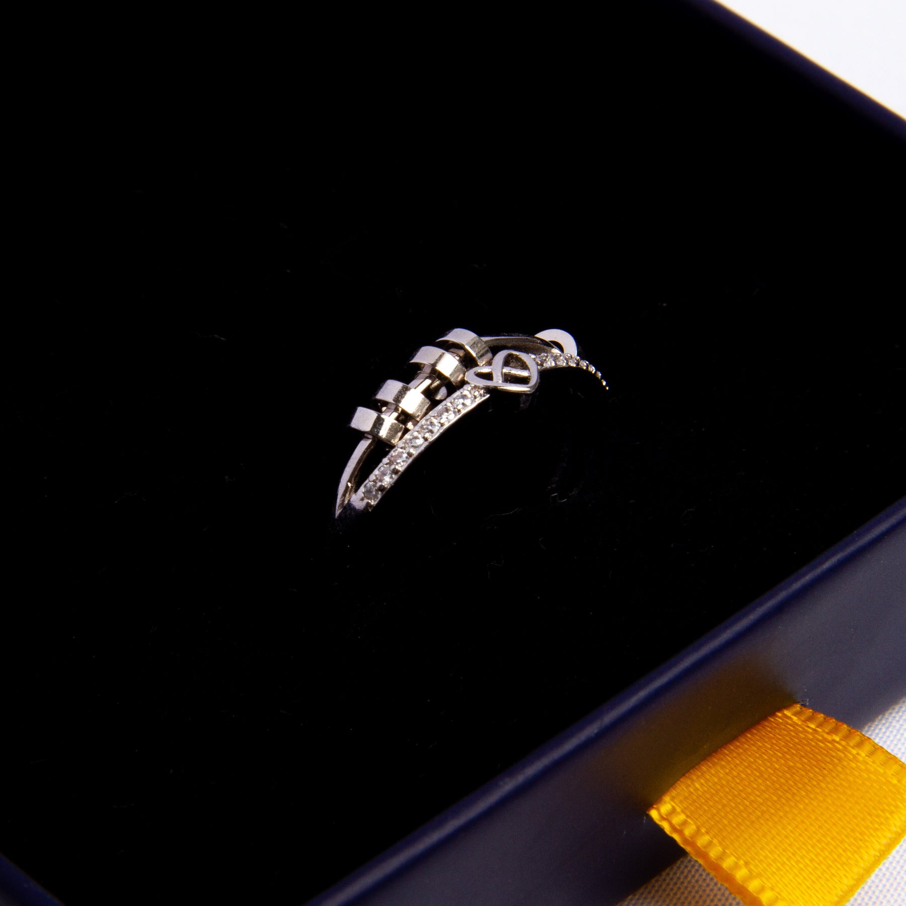 Anel Anti-Stress Amor Infinito Banhado a Ouro 18k