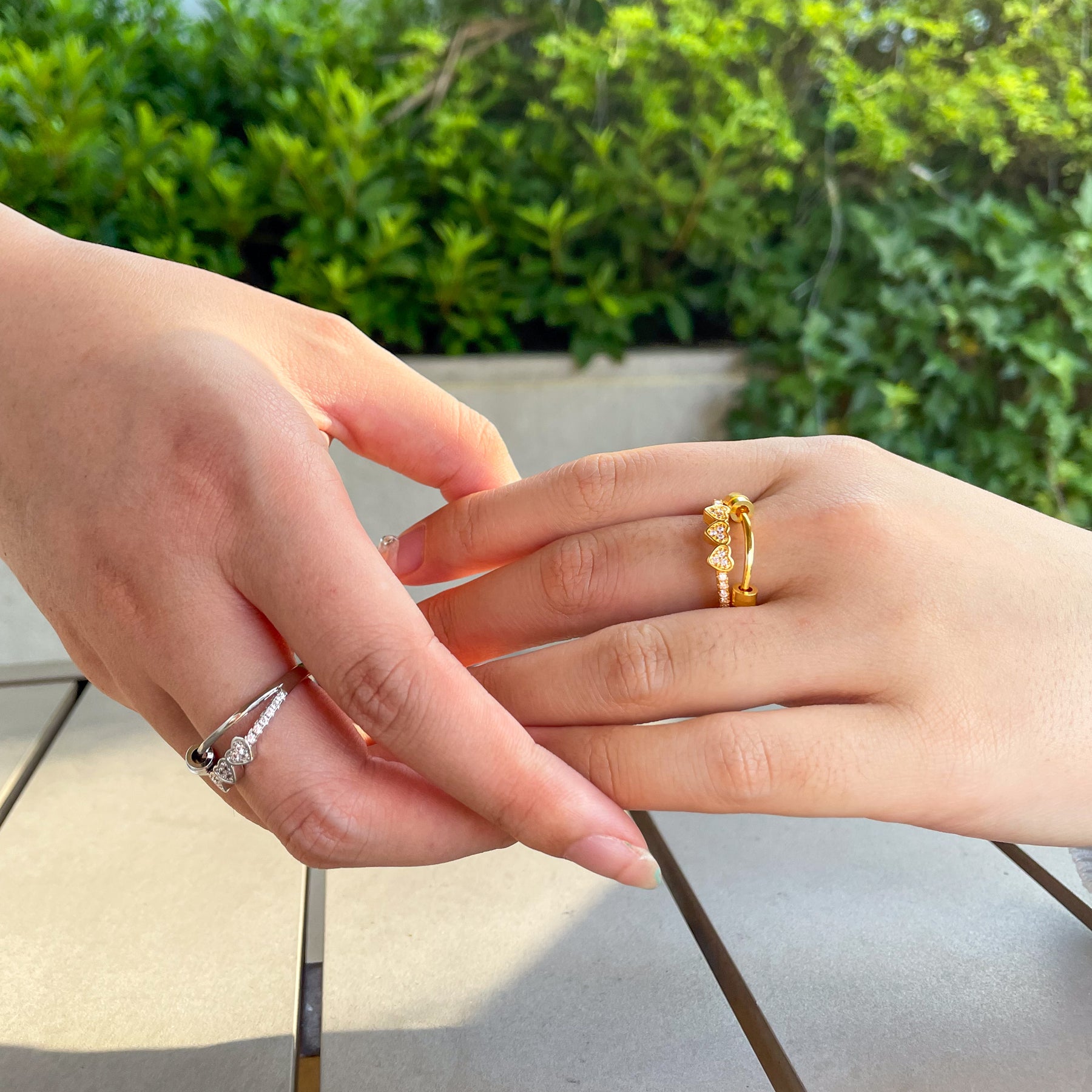 Anel Anti Ansiedade Três Corações Banhado a Ouro 18k