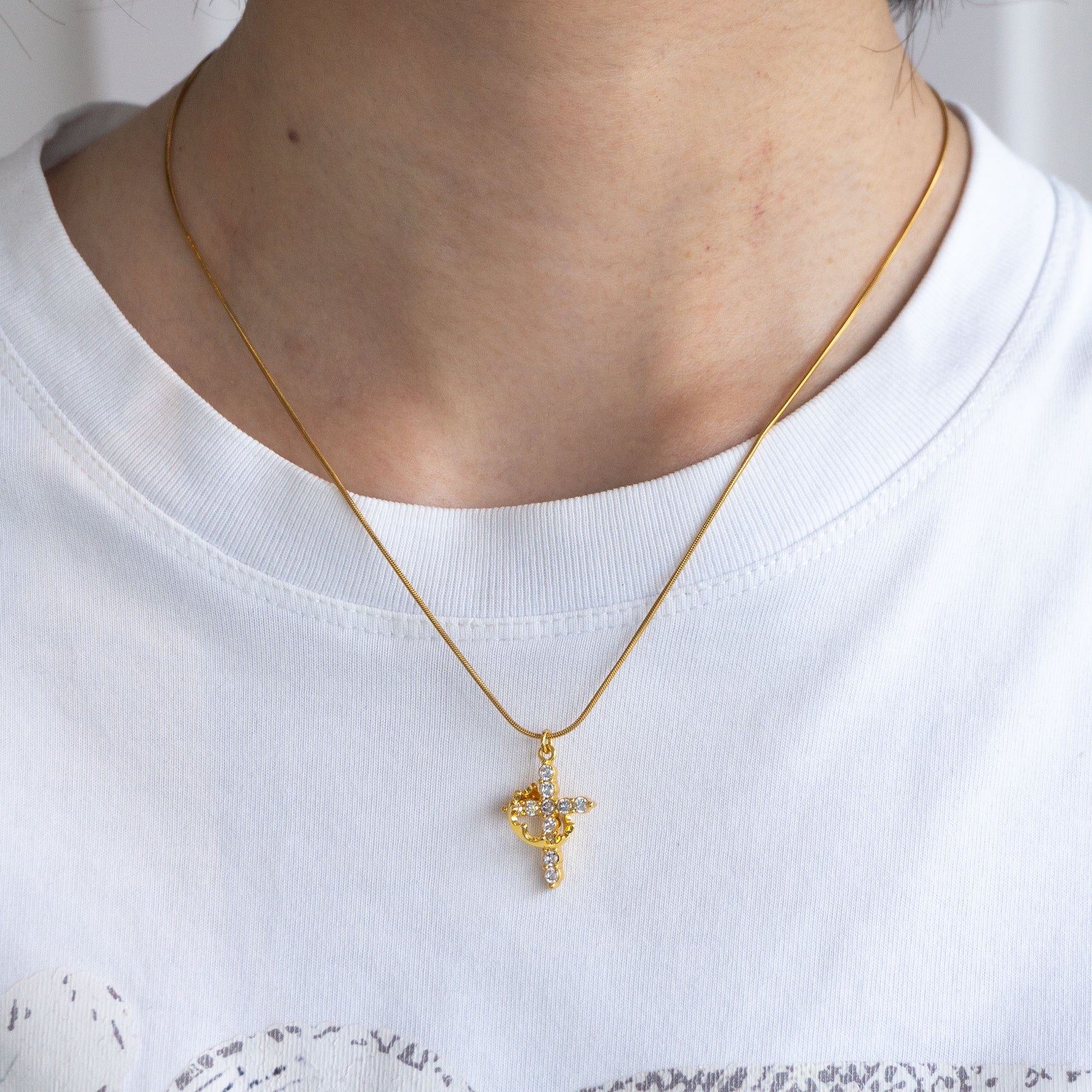 Colar Cruz do Rei Anti-Stress Banhado a Ouro 18k