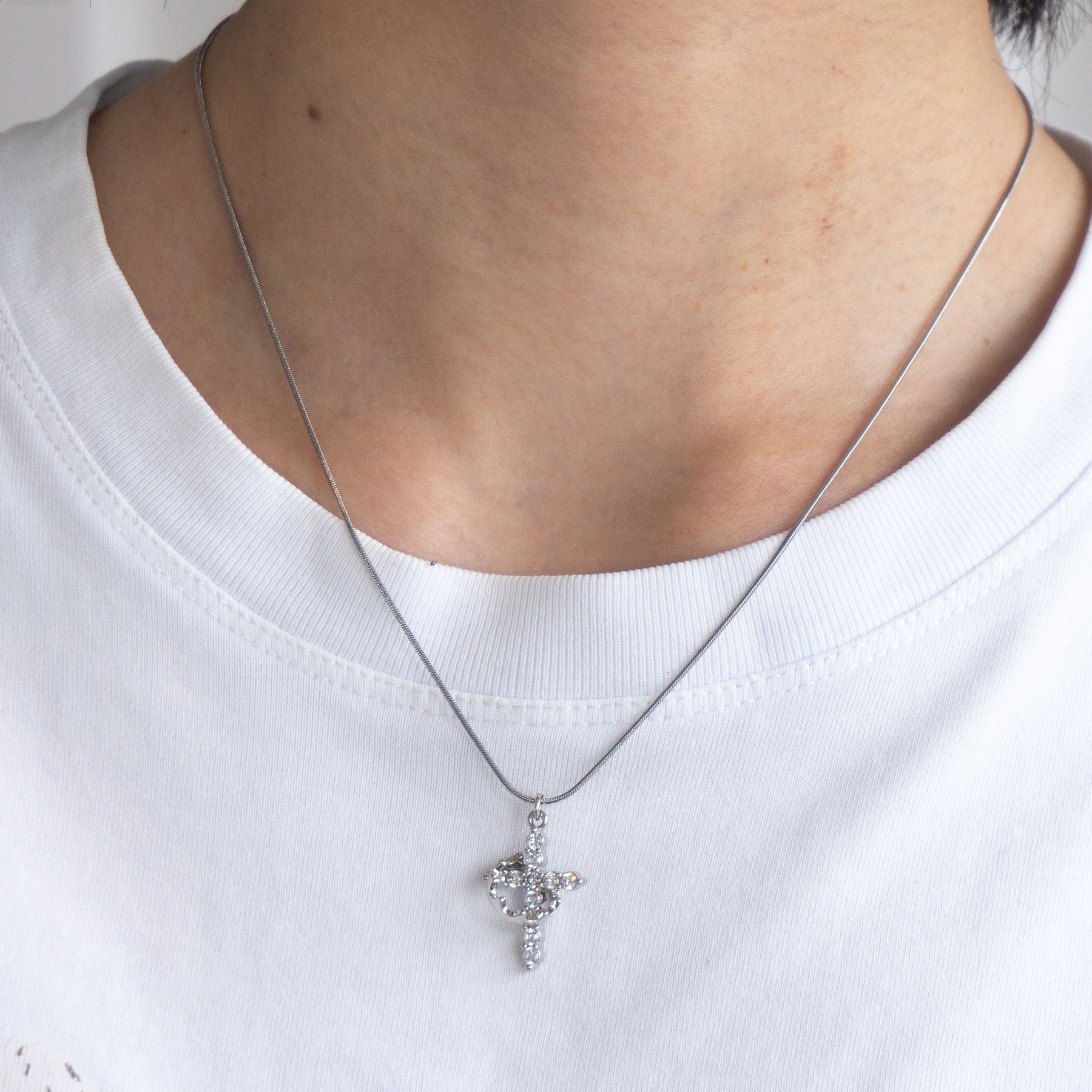 Colar Cruz do Rei Anti-Stress Banhado a Ouro 18k