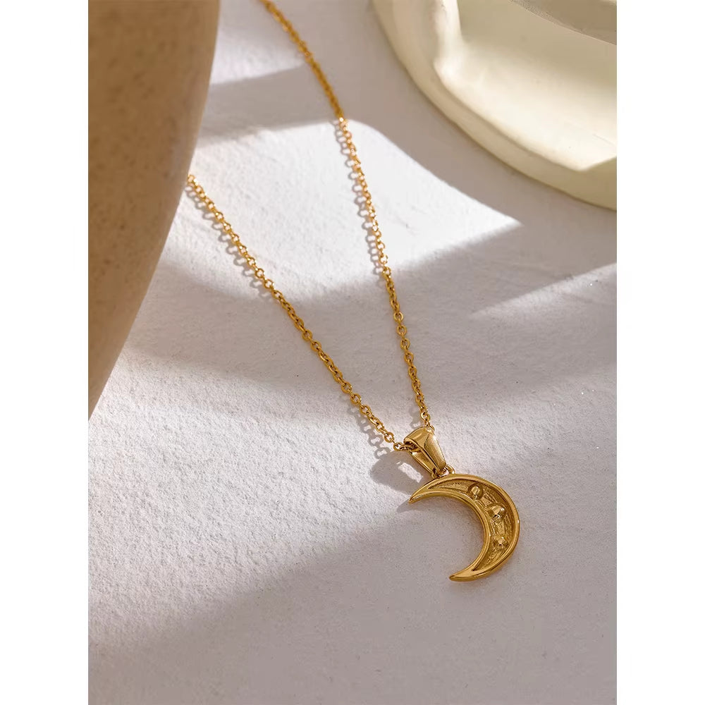 Colar Encanto Lunar Banhado a Ouro 18k